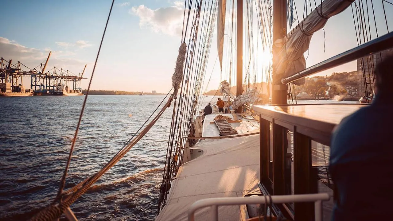 Hotel en barco Segelschiff Mare Frisium Hotel Hamburgo