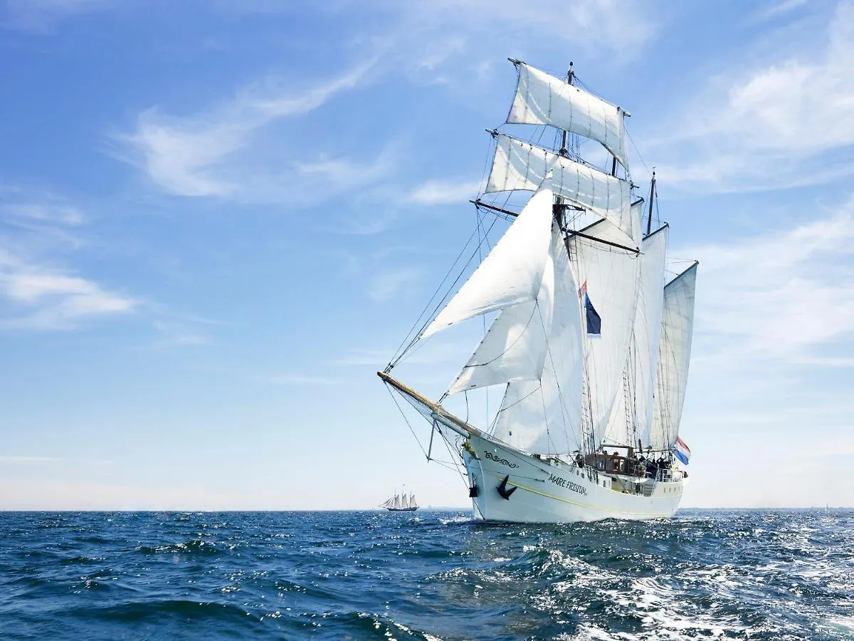 Segelschiff Mare Frisium Hotel Hamburg Botel