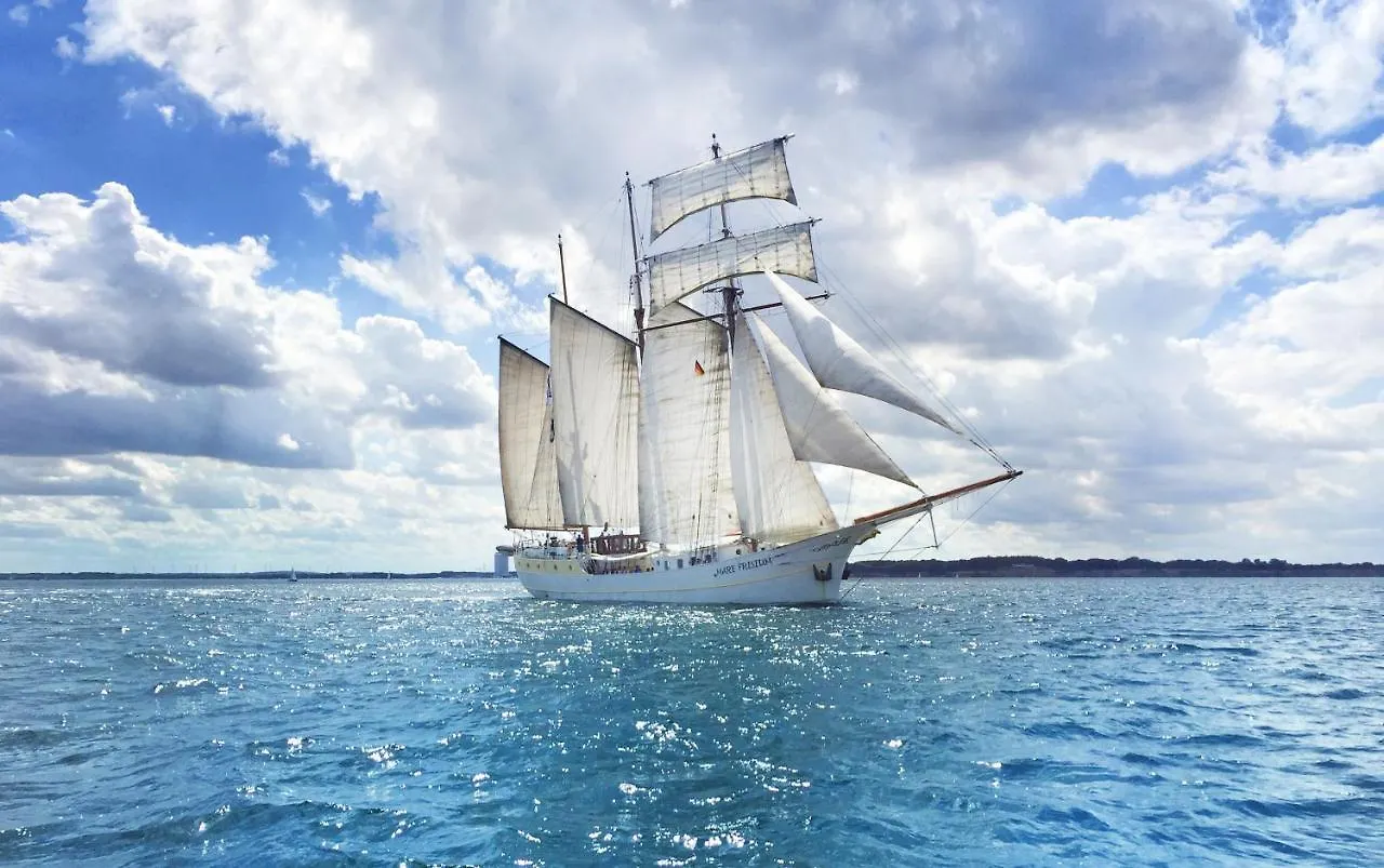 Segelschiff Mare Frisium location