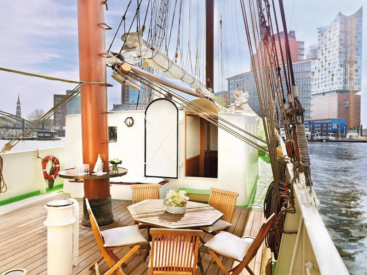 Segelschiff Mare Frisium Hotel Hamburg