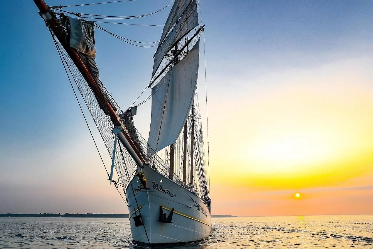 Segelschiff Mare Frisium Hotel Hamburg 0*,  Niemcy