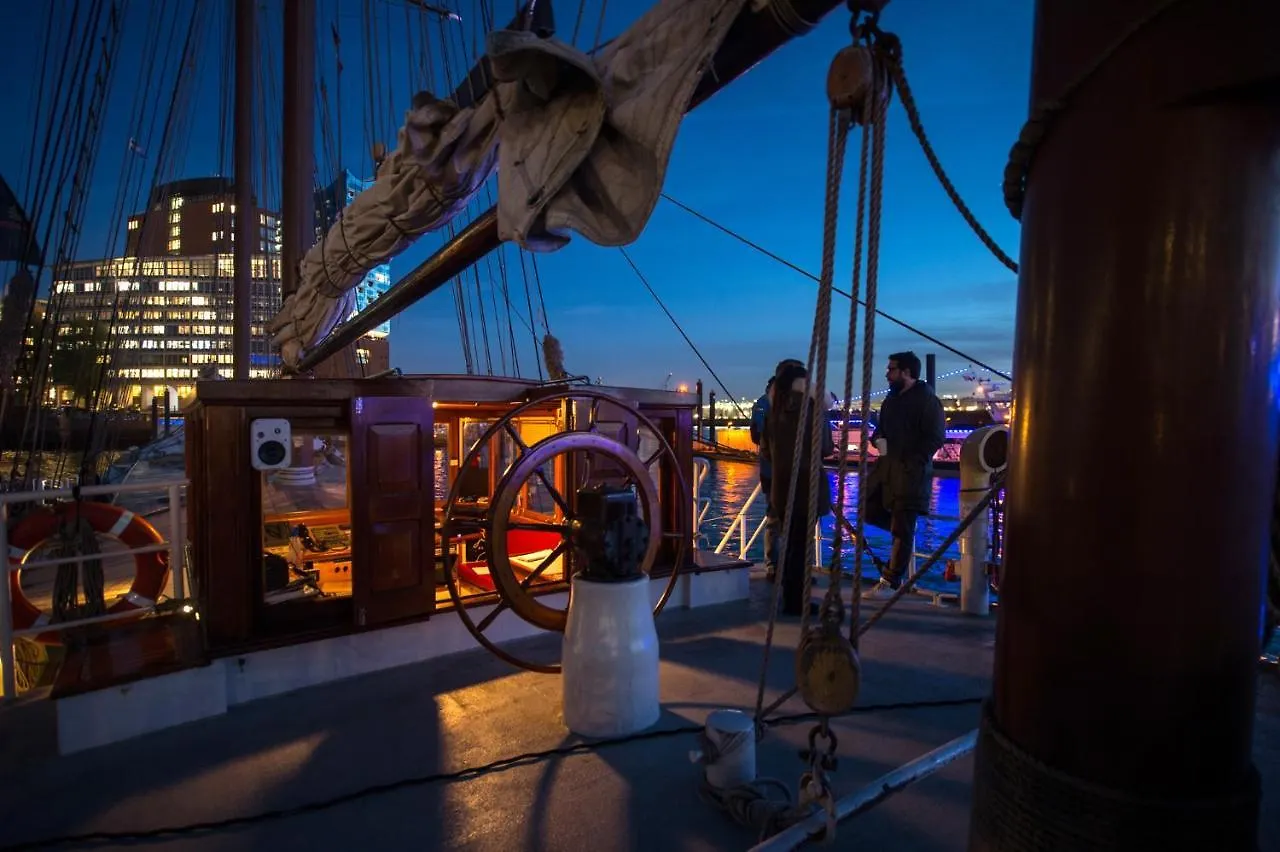 Segelschiff Mare Frisium Hotel Hamburg