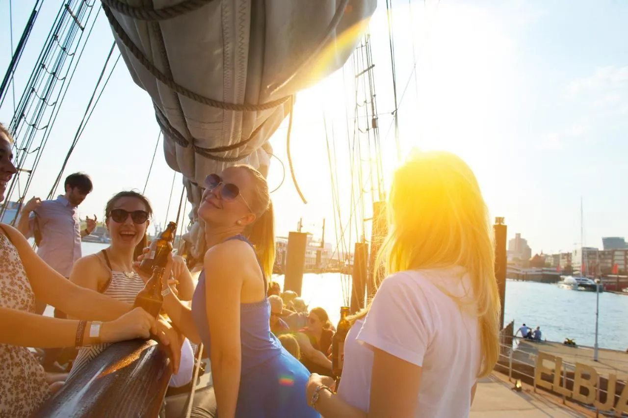 Hotel en barco Segelschiff Mare Frisium Hotel Hamburgo